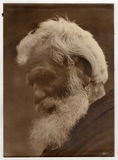 Silbergelatine Foto (28x20cm) um 1920  Mann mit Bart und Ohrring - signiert