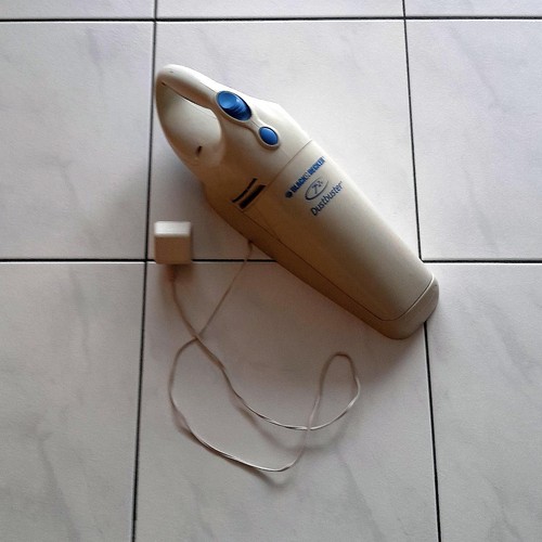 Black decker dustbuster - &,