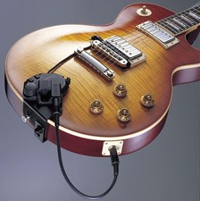 Roland Roland Gitarre geteilt