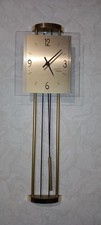 Moderne  Wanduhr / Pendeluhr 
