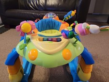 Baby Lauflernhilfe / Activity Center ??