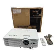 Acer H6523ABD Beamer •