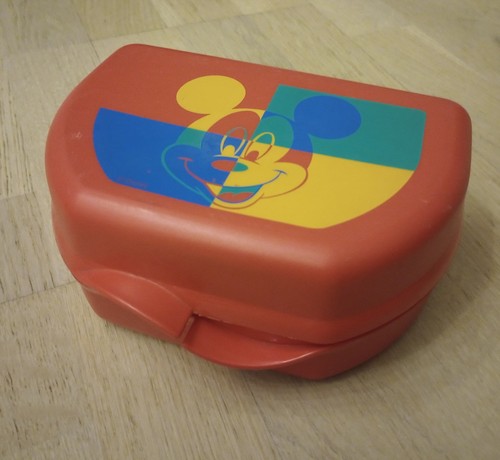Tupperware snacky mickey - snacky, "mickey