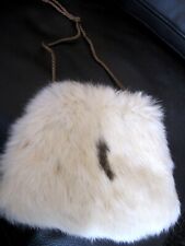 Antiker Kinder-Muff   weißes Hasenfell mit kleiner dunkler Fellzeichnung