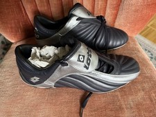 Fußballschuhe von Lotto Retro