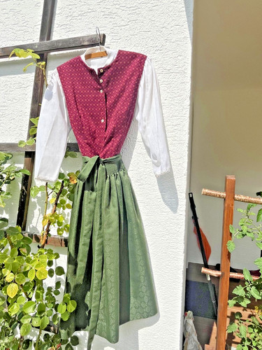 Dirndl mit schürze - mit, bluse