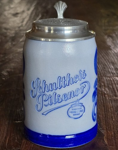 Bierkrug mit zinndeckel - bierkrug,