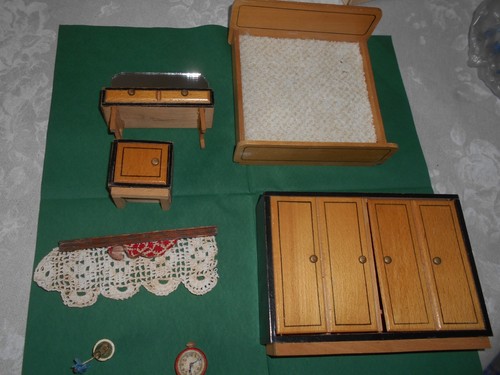 Altes puppenstubenmöbel - altes,
