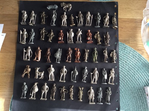 Figuren aus metall - Ü, ei