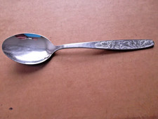 DDR  Besteck  1  Esslöffel  mit Jagdmotiv   fehlt vielleicht ??  irgend wo -