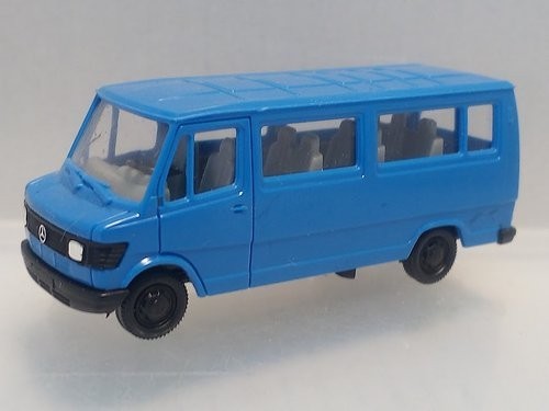 Mercedes 207d bus - 207d, 9-sitzer