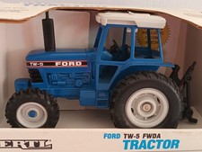 Ford TW-5 FWDA - 1:32 Ertl 881
