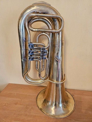Tuba blechblasinstrument - tuba,