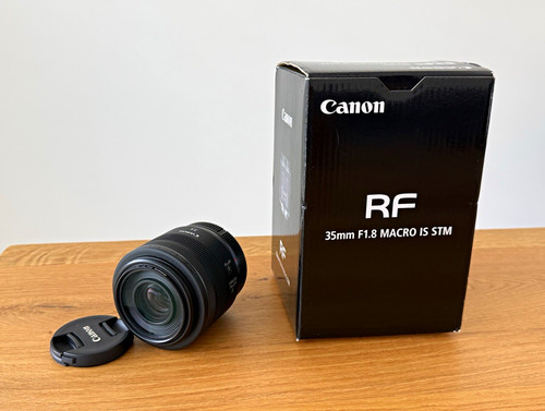 Canon 35mm 8 macro - f/1,8, is