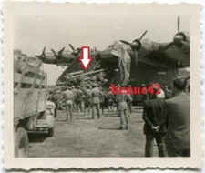 Foto Wehrmacht Me 323 „Gigant“ Verladung 8.8 Flak Flugplatz Pisa 1943 Italien