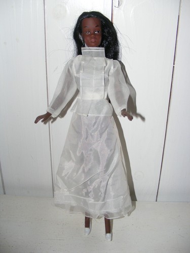 Vintage original black barbie - original,