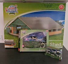 Kids Globe Bauernhof Farming Farm Holz Dach klappbar Tiere Kühe Kuhstall 1:32