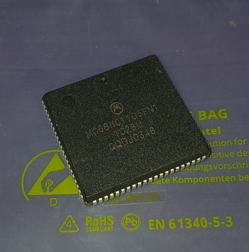 11x mc68hc11g5fn1 bit - 11x, 8-bit