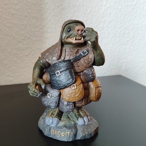 Risen gnome figure - gnome,