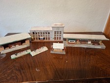 Konvolut alte winterliche Bahnhofsgebäude aus Holz