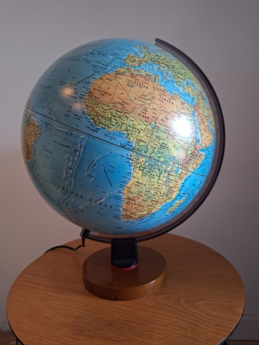 Vintage scan globe - vintage, scan-globe