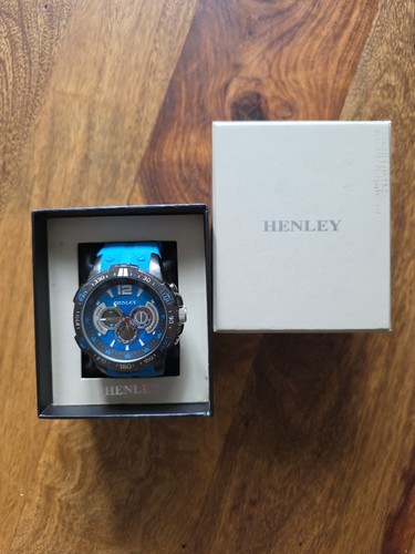 Henley armbanduhr mit blauem - henley-armbanduhr.,