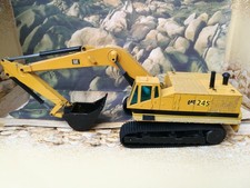 NZG N.:160 Caterpillar Kettenbagger Model CAT 245 Maßstab 1:50