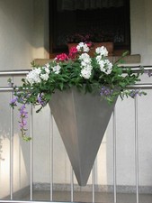 Edelstahl Design-Pflanzgefäß