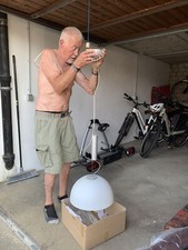 Milchglas-Pendelleuchte,  hochwertig,  100 Watt Birne. Neupreis ca 500 Euro