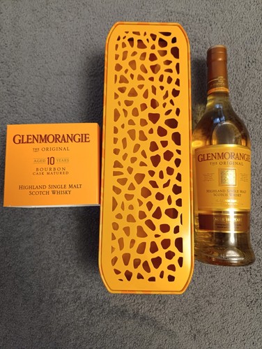 Glenmorangie giraffe - 10, "giraffe"