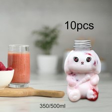 10 leere Saftflaschen in