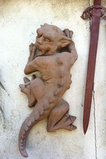 Drache Echse Gargoyle Haus Wächter hängen aus Kunst Sandstein im Antik Look H 34