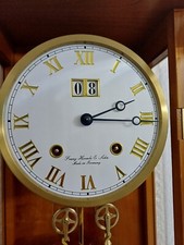 Wanduhr Pendeluhr Seilzug-Regulator Hermle mit Datumsanzeige 