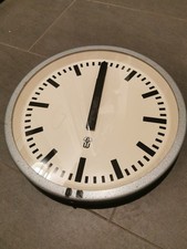 Alte Uhr Fabrik Nebenuhr