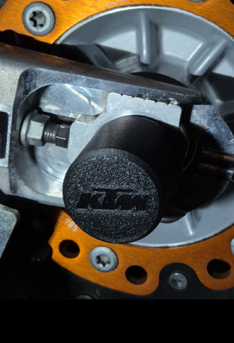 Ktm 690 smc puffer axle - smc-r,