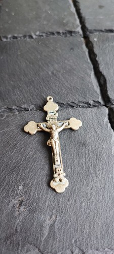 Altes kreuz mit kruzifix - altes,