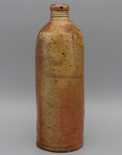 Steinzeug: Alte Tonflasche