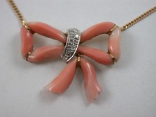 feines Collier Koralle