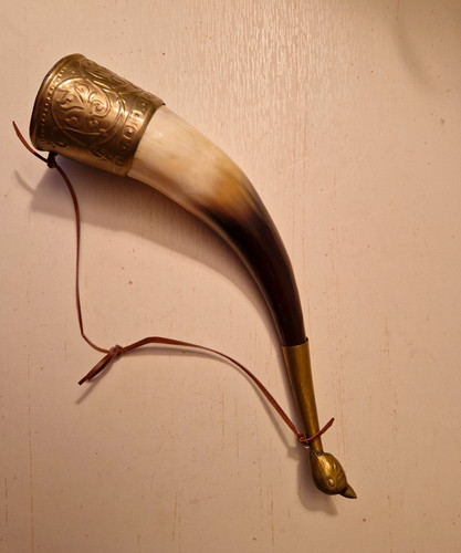 Pulverhorn aus horn - aus, mit