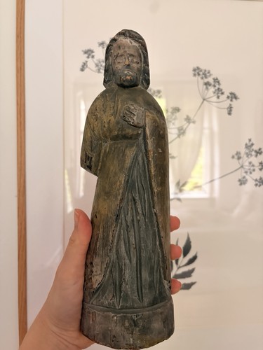 Antike heiligenfigur aus holz - aus,