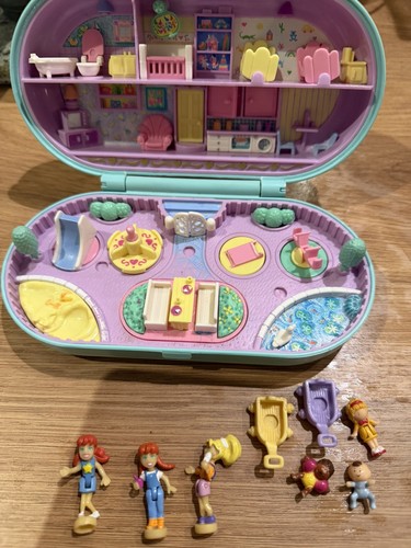 Polly pocket 1992 baby - 1992, sitting