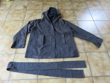 Sonja Marohn,Jacke im Rundholz