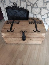 Holz-Truhe mit Deckel und