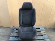 17001 Sitz links vorne VW Passat Variant (3B5, B5) 3B0881105A