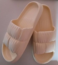 Pantoletten Badeschuhe Gummischuhe Neu Trendig Buttergelb Größe 40/41