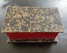 antike  Truhe aus Holz