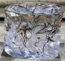 Runder Tisch mit Eisast-Effekt