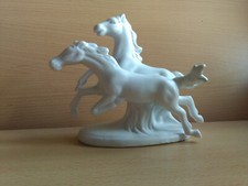 Springendes PFERDEPAAR ,   Bisquitporzellan Cortendorf ?