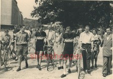 Photo 1953 DDR Berlin Cyclist