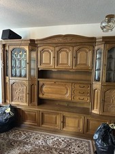 Hochwertiger Holzschrank im klassischen Stil, Garderobe Schrank